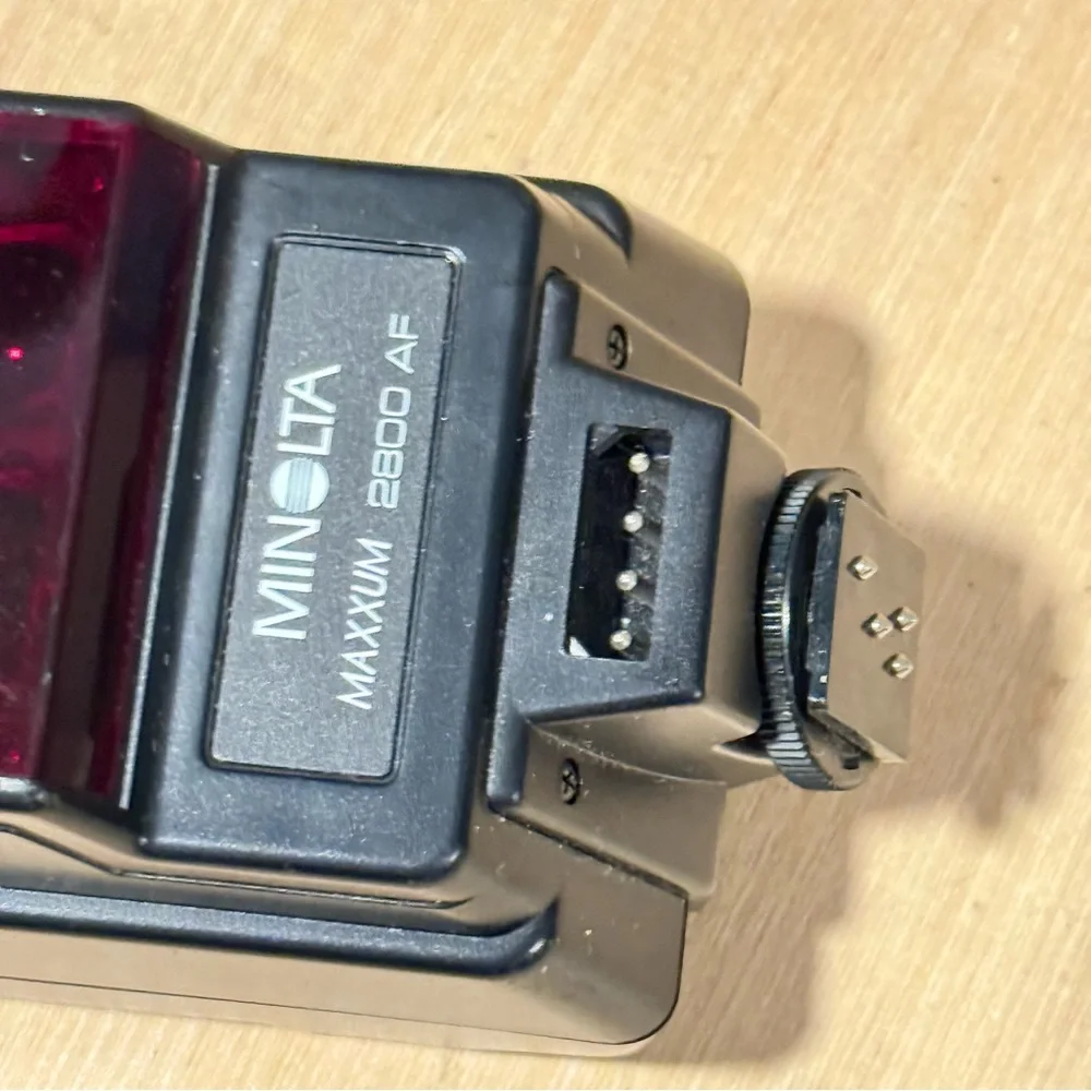 Minolta Maxxum 2800 AF Flash Turns On “UNTESTED”Preowned Read Description Below!